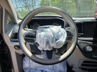 2019 Chrysler Pacifica Limited - Interior Steering Wheel With Keys Image